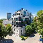 Classic Apartment *