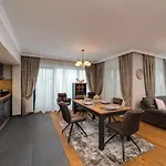 Apartment Classic Warna